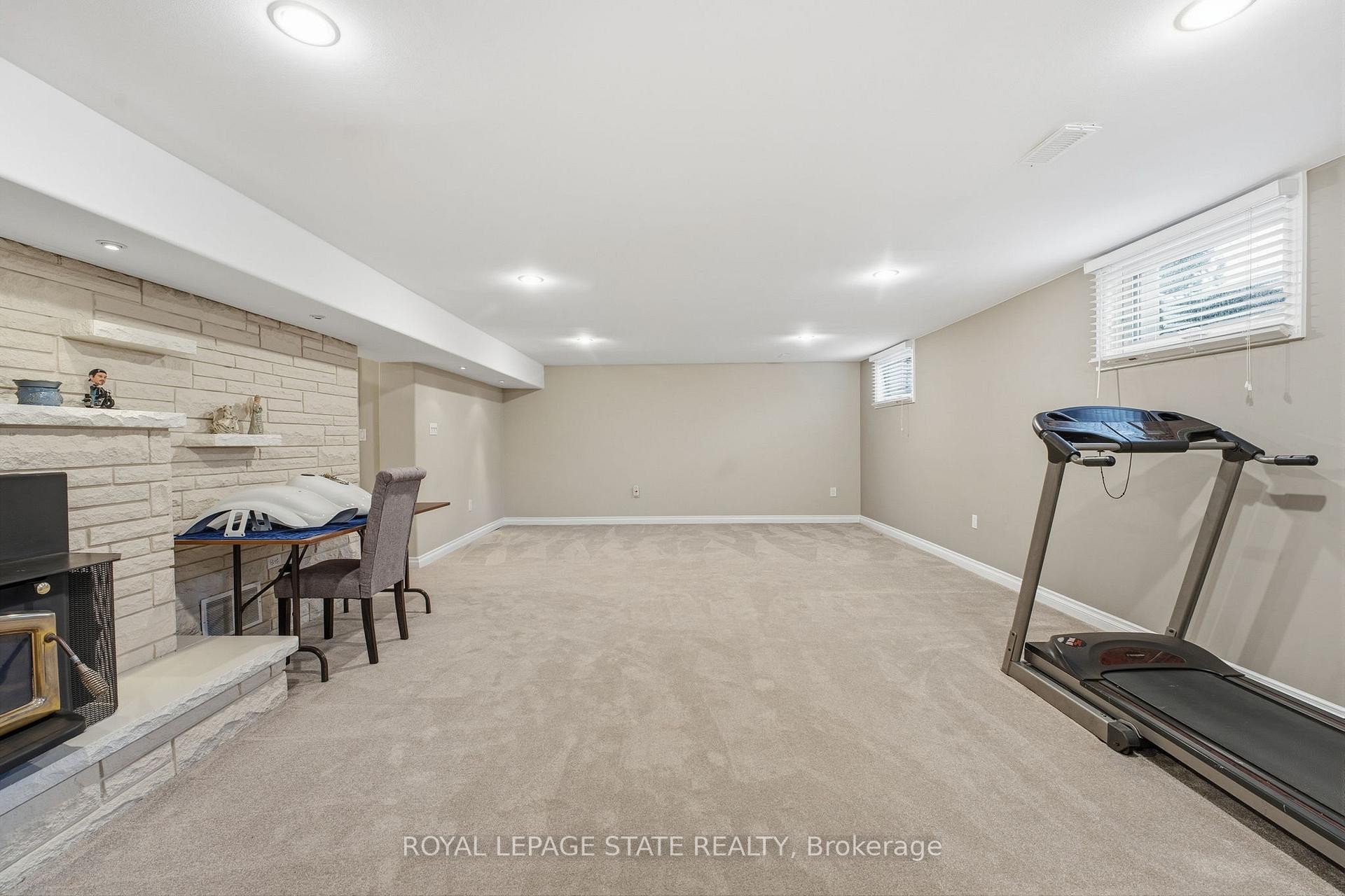 473 Mohawk Road W, Hamilton, ON - Indoor