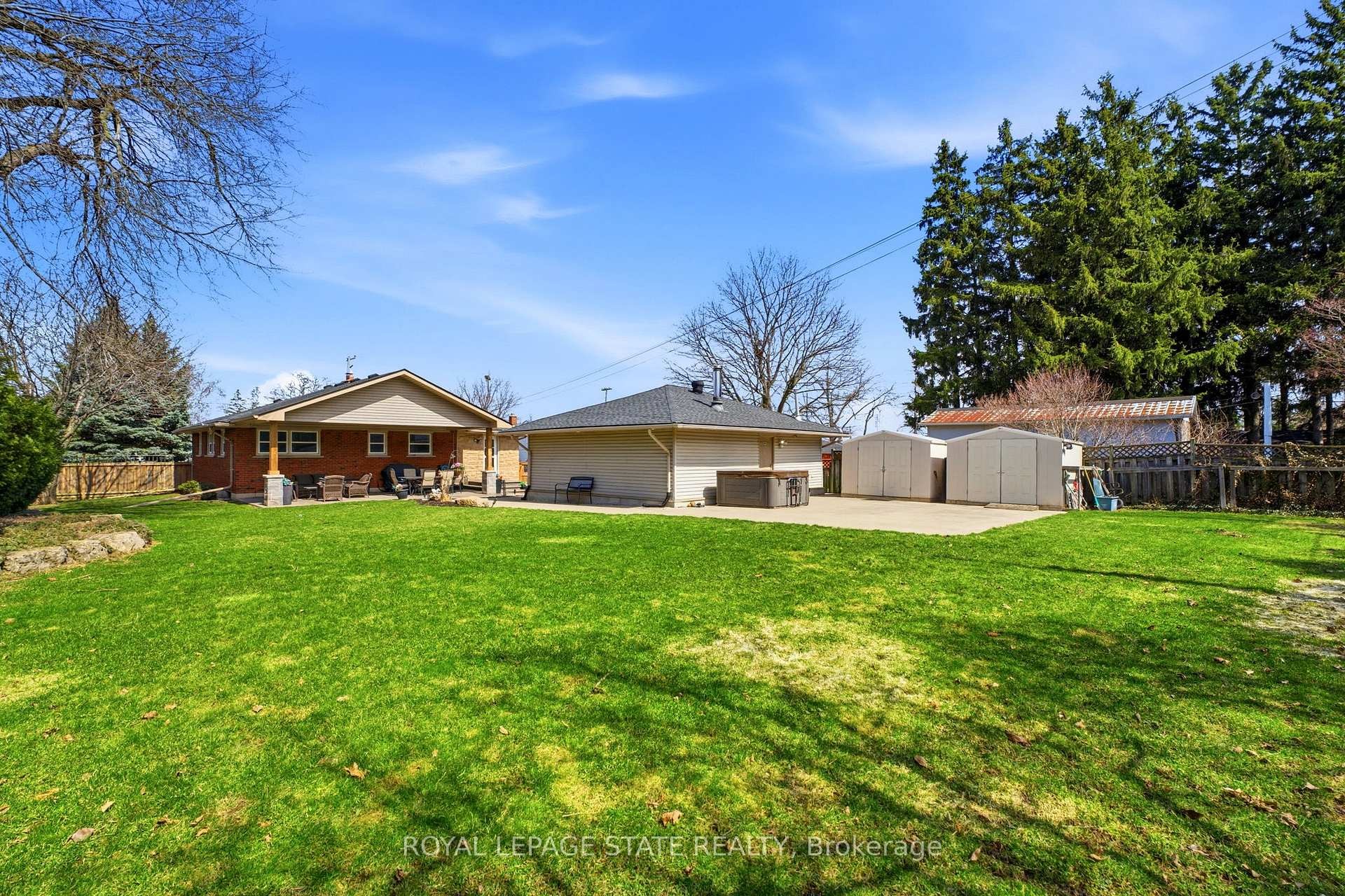 473 Mohawk Road W, Hamilton, ON - Outdoor With Backyard