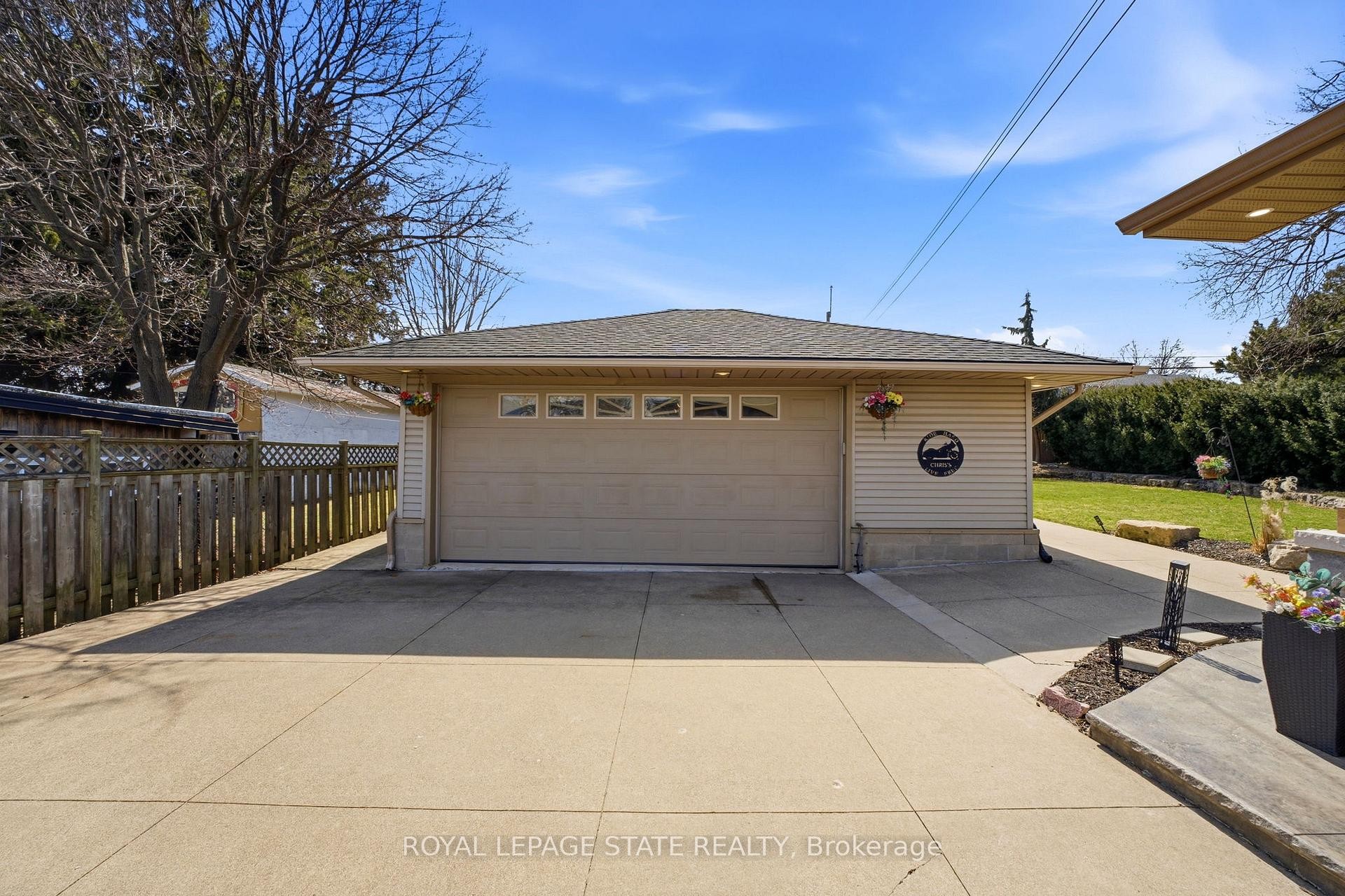 473 Mohawk Road W, Hamilton, ON - Outdoor