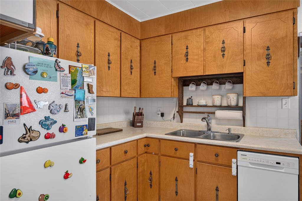 34 Nungesser Avenue, Gander, NL - Indoor Photo Showing Kitchen With Double Sink
