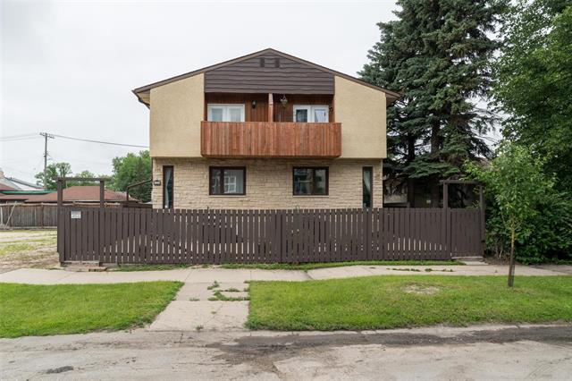 133 Dumoulin St, Winnipeg, MB