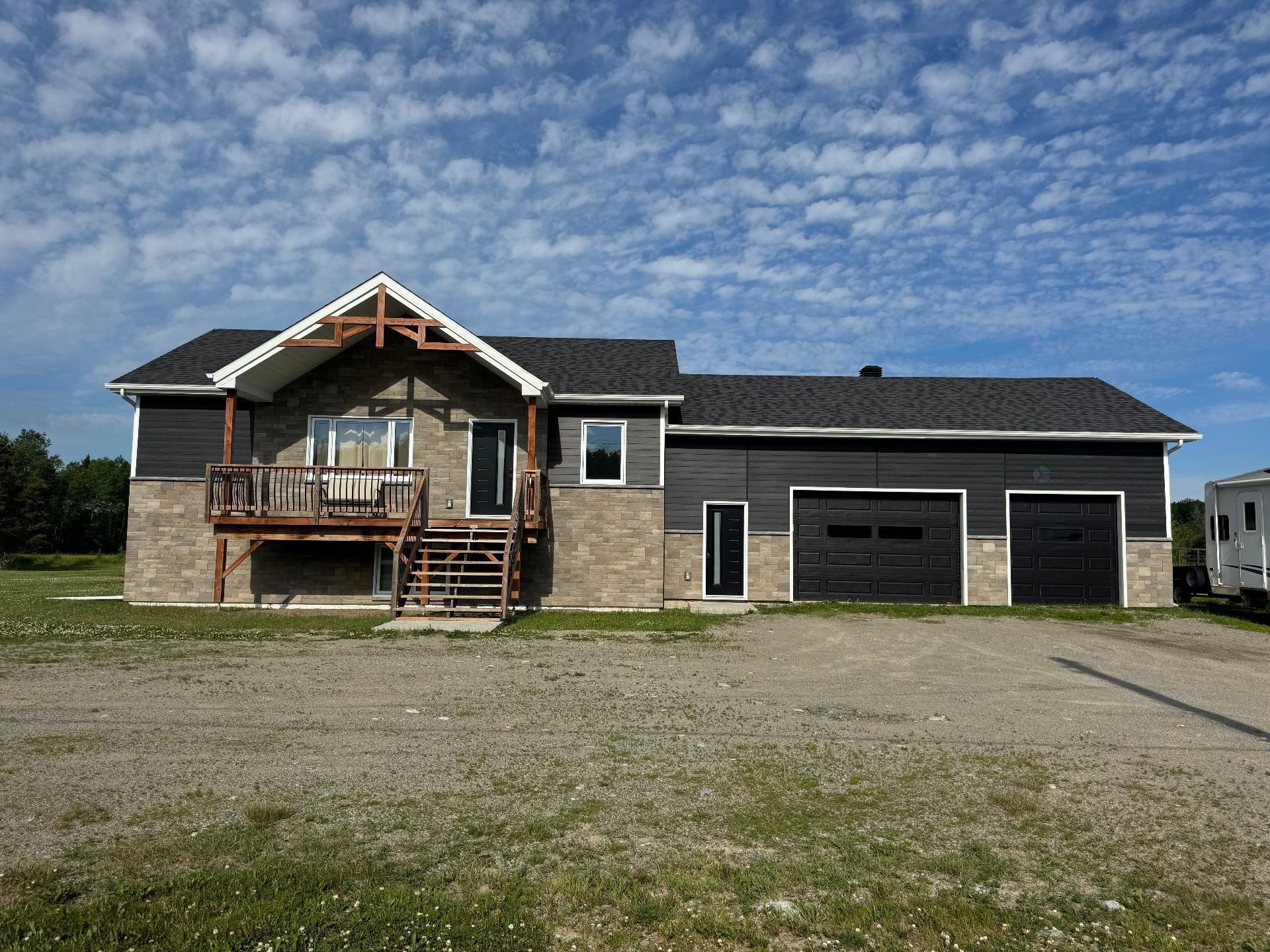 Front of Structure - 1075 Route 101, Poularies, QC - Outdoor