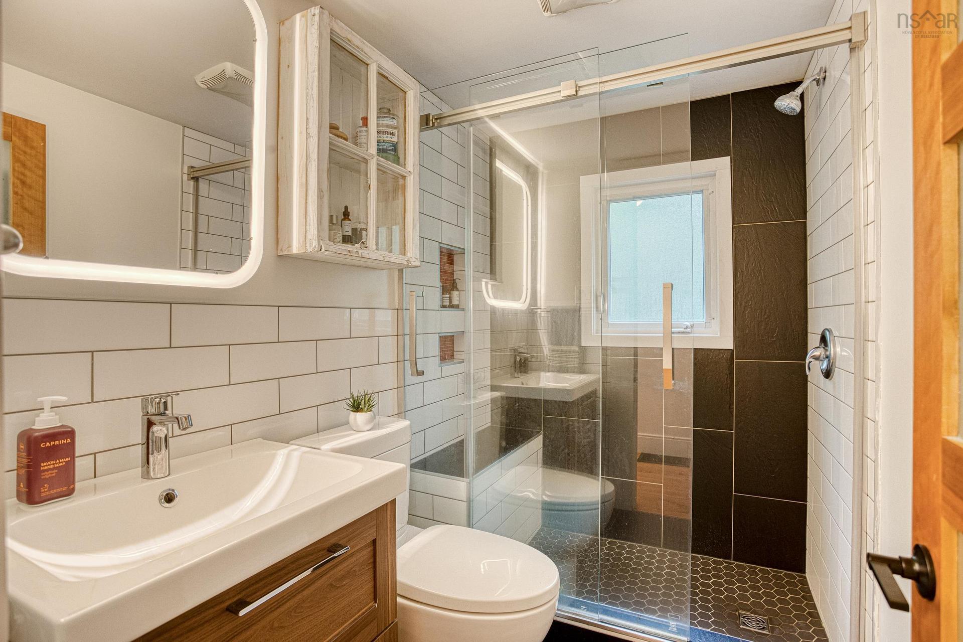 2 Fenwood Road, Halifax, NS