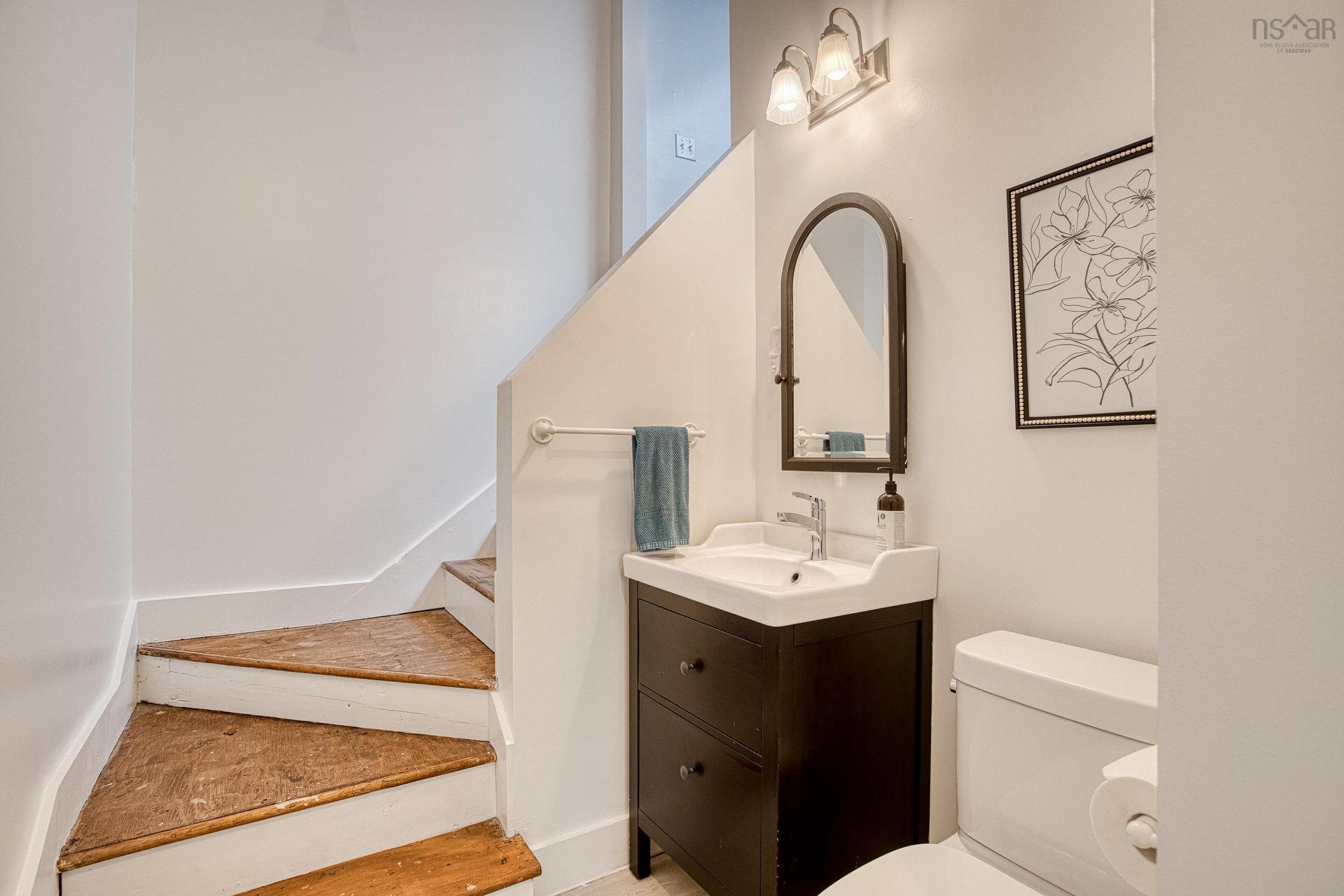 2 Fenwood Road, Halifax, NS