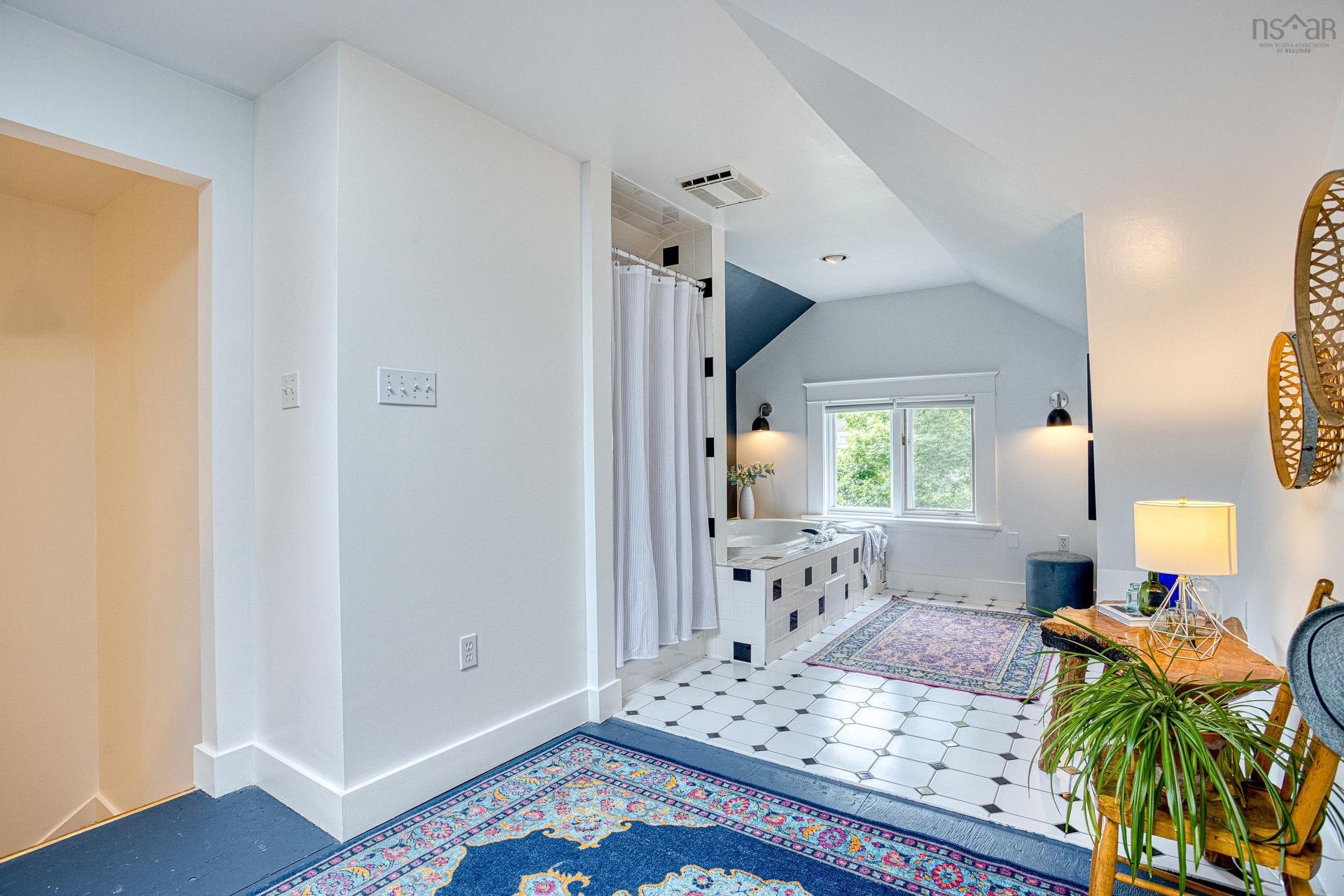 2 Fenwood Road, Halifax, NS