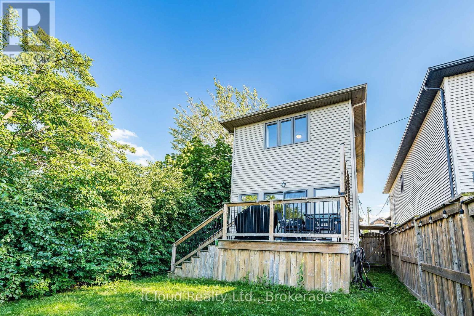 Deck - 235 Mead Avenue, Hamilton, ON - Outdoor