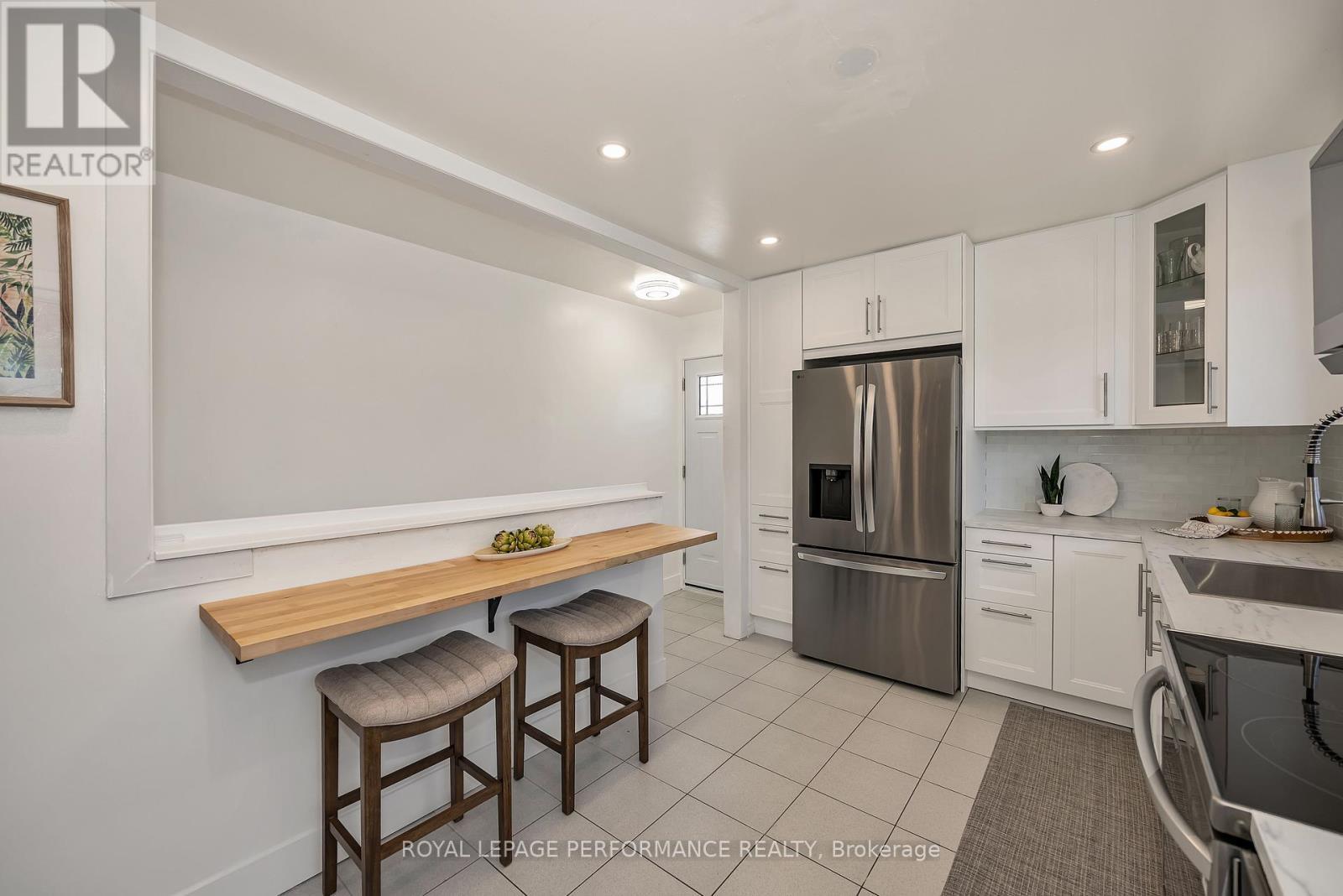 1960 Othello Avenue, Ottawa, ON