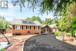 31 ROBERN AVENUE Tiny, ON L0L 2J0
