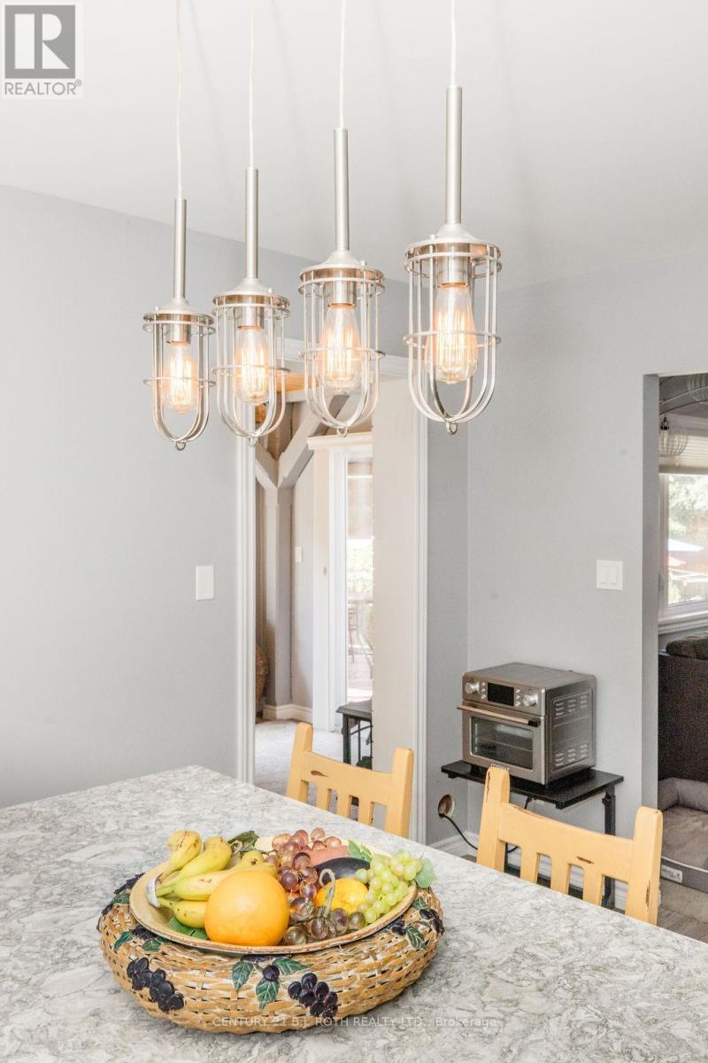 31 Robern Avenue, Tiny, ON