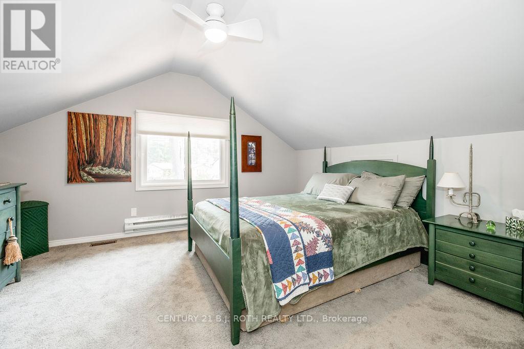 31 Robern Avenue, Tiny, ON