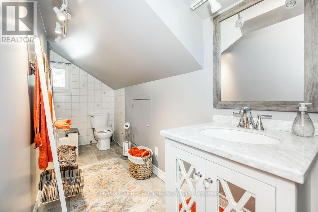 31 Robern Avenue, Tiny, ON