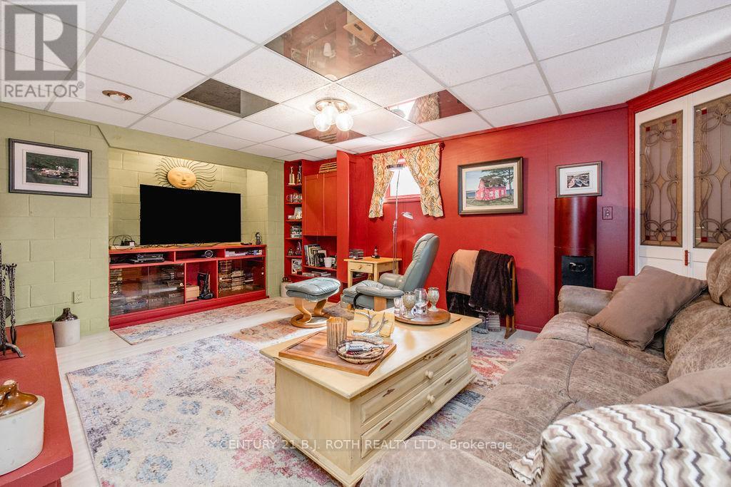 31 Robern Avenue, Tiny, ON