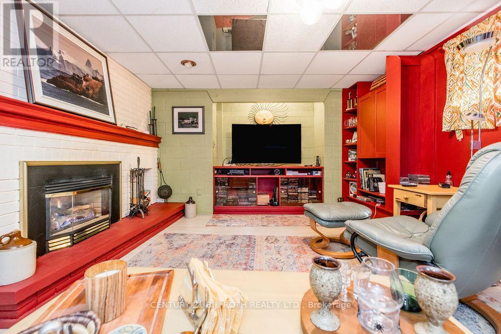 31 Robern Avenue, Tiny, ON