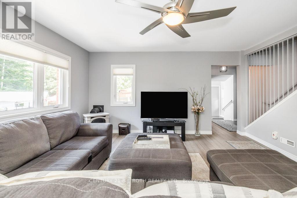 31 Robern Avenue, Tiny, ON