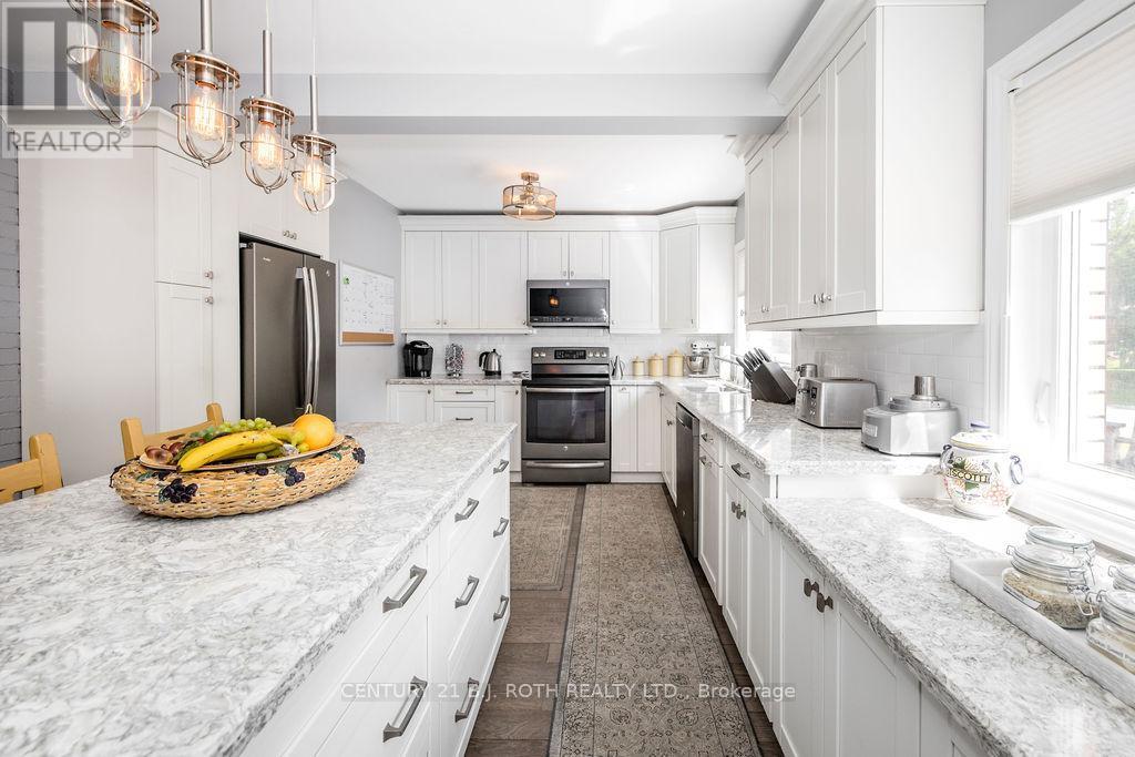 31 Robern Avenue, Tiny, ON