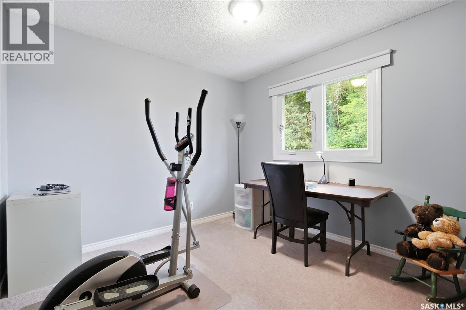 233 Sturgeon Place, Saskatoon, SK