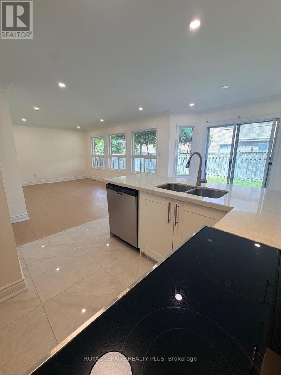 3249 Mcdowell Drive, Mississauga, ON - Indoor