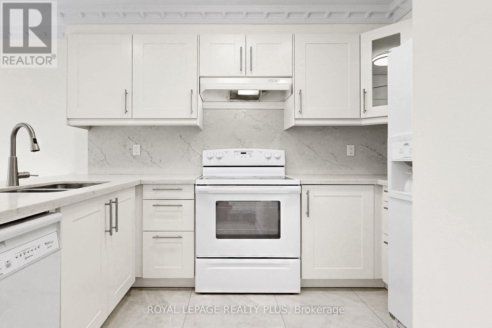 3249 Mcdowell Drive, Mississauga, ON - Indoor Photo Showing Kitchen