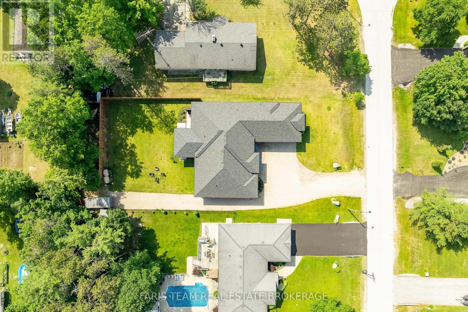 7 Reynolds Road, Tiny, ON