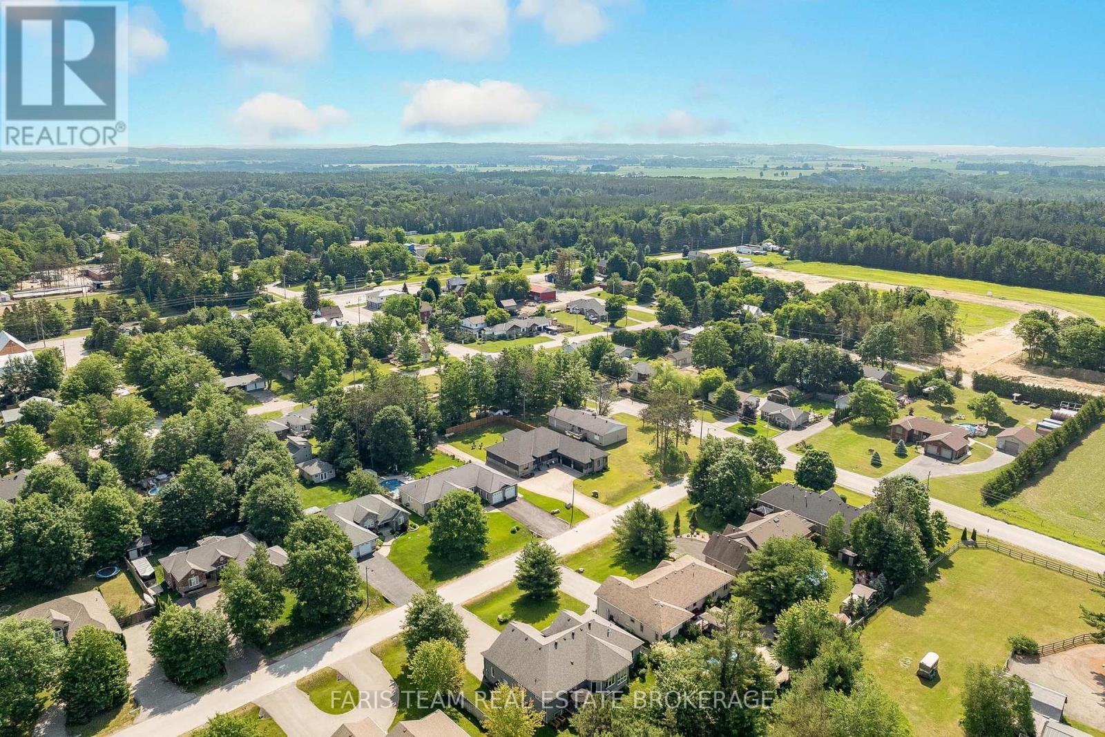 7 Reynolds Road, Tiny, ON