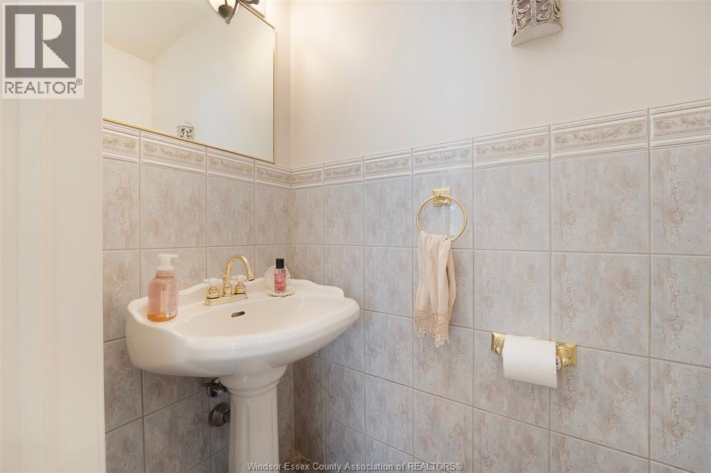 1075 Stoneybrook, Windsor, ON