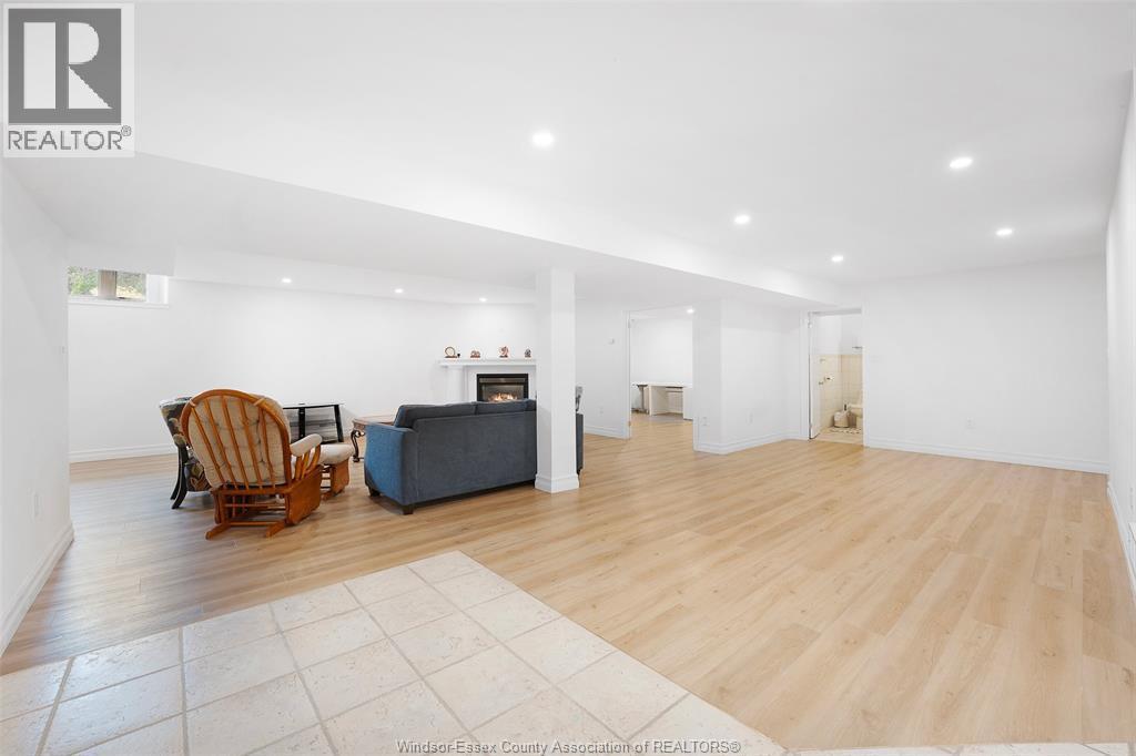 1075 Stoneybrook, Windsor, ON