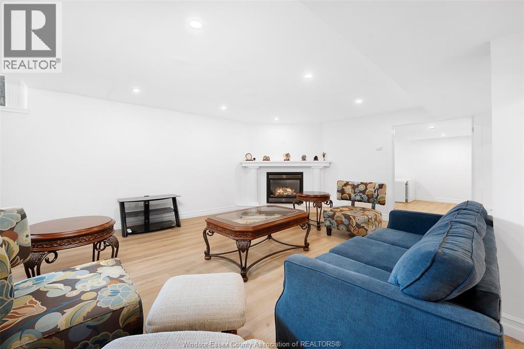 1075 Stoneybrook, Windsor, ON