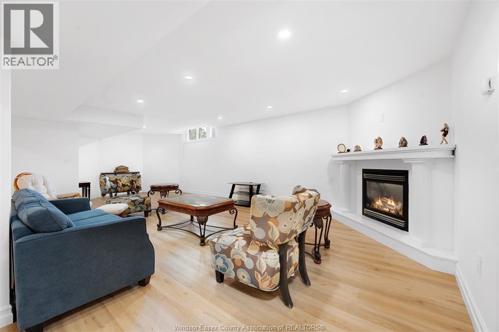 1075 Stoneybrook, Windsor, ON