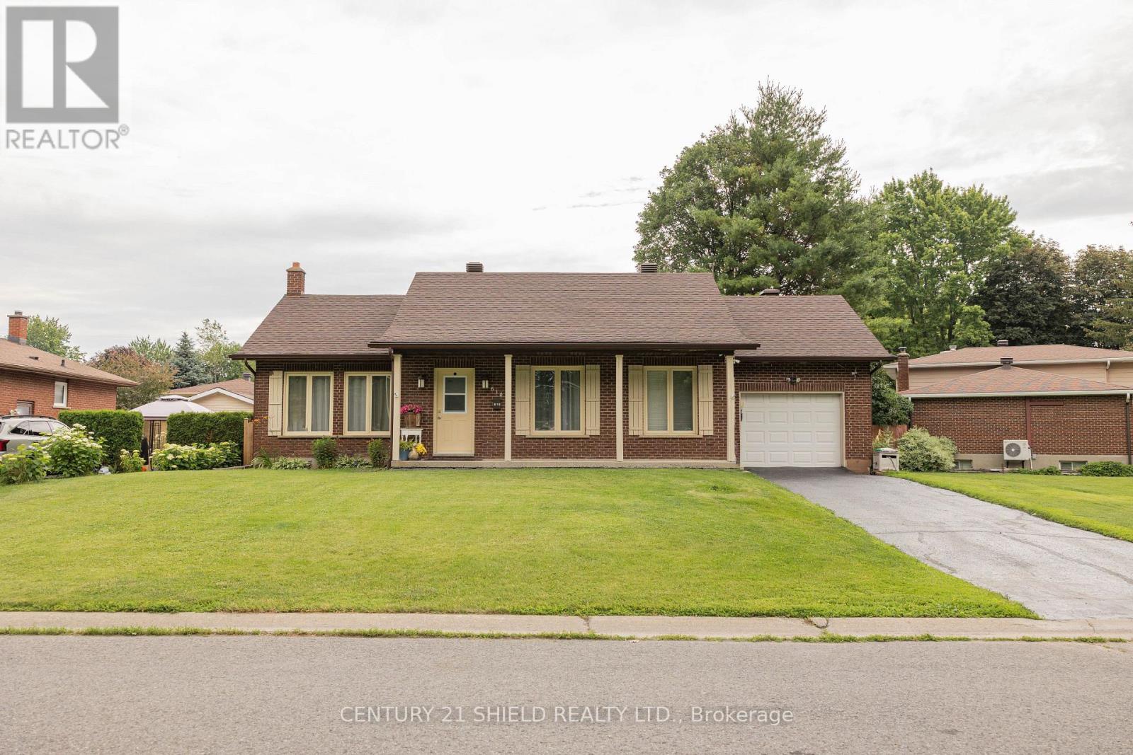 610 Dundas Crescent, Cornwall, ON
