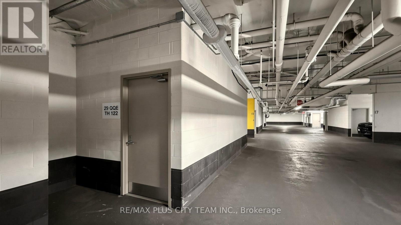 Parking Area - Th122 - 29 Queens Quay E, Toronto, ON