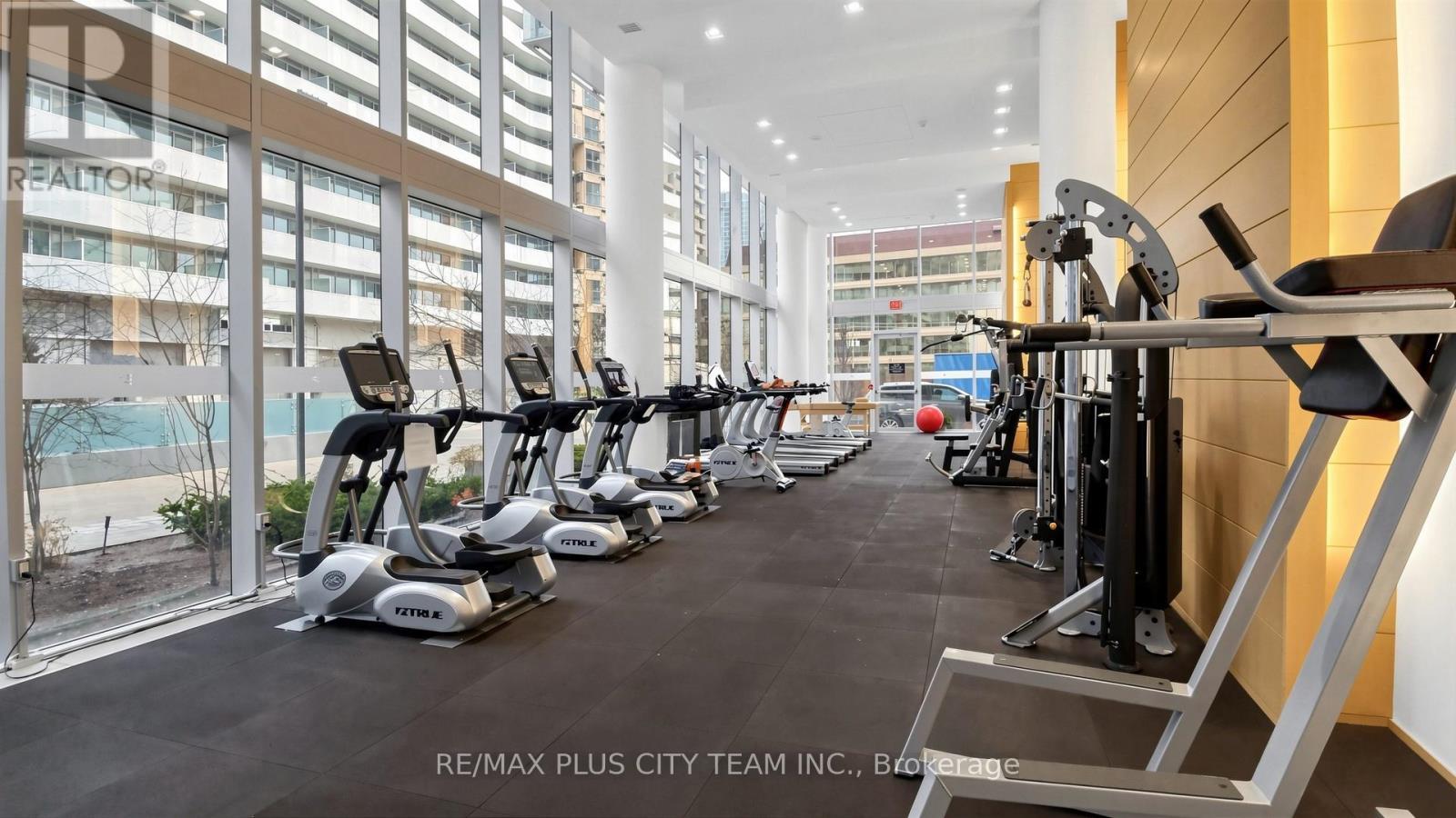 Th122 - 29 Queens Quay E, Toronto, ON