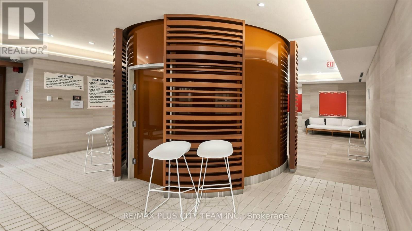 Th122 - 29 Queens Quay E, Toronto, ON