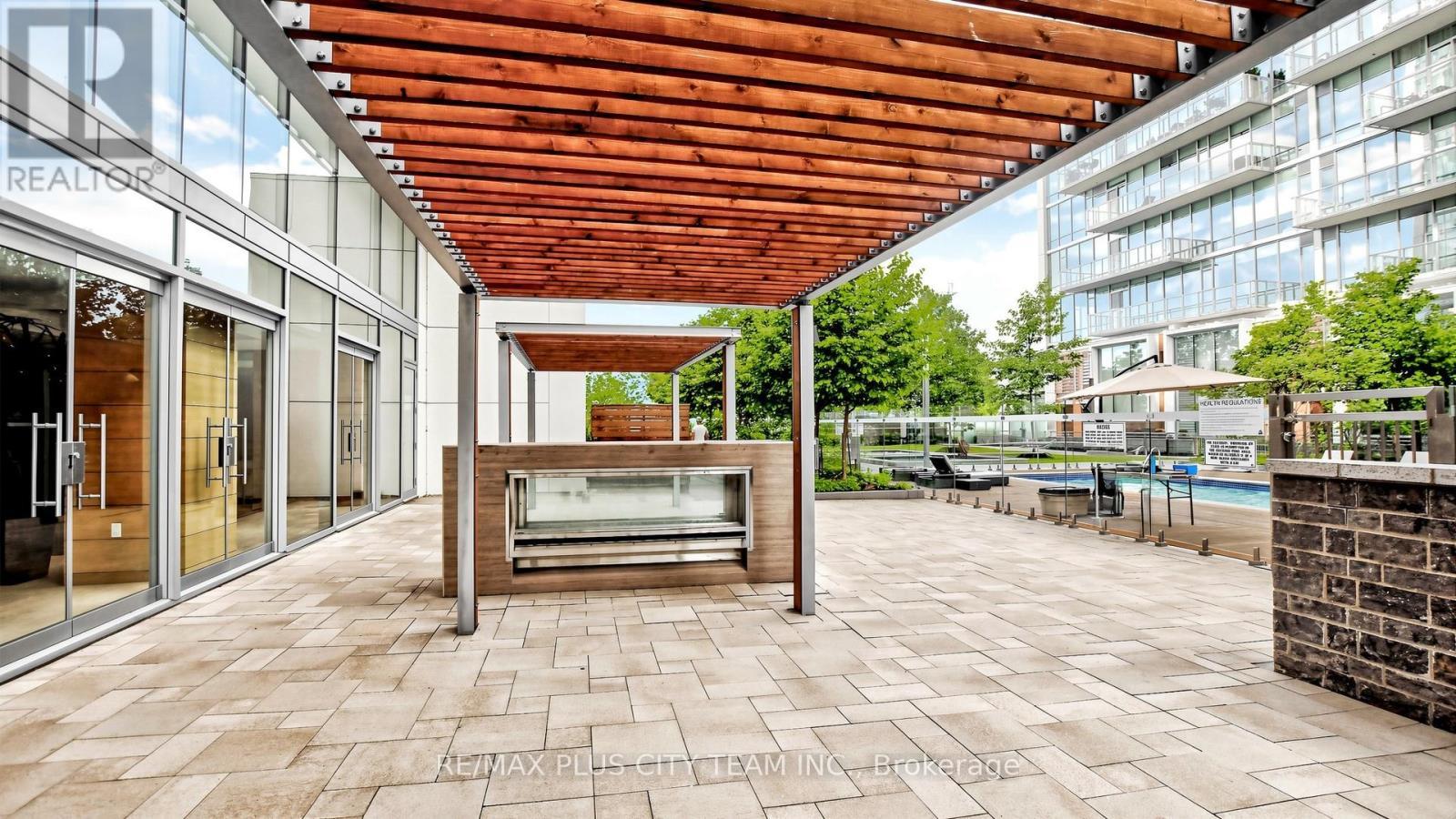 Th122 - 29 Queens Quay E, Toronto, ON