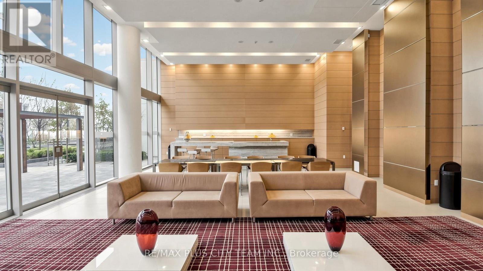 Th122 - 29 Queens Quay E, Toronto, ON