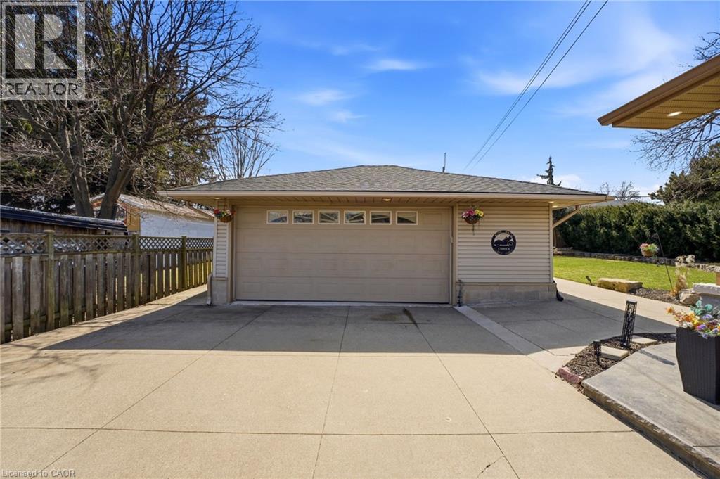 View of detached garage - 473 Mohawk Road W, Hamilton, ON