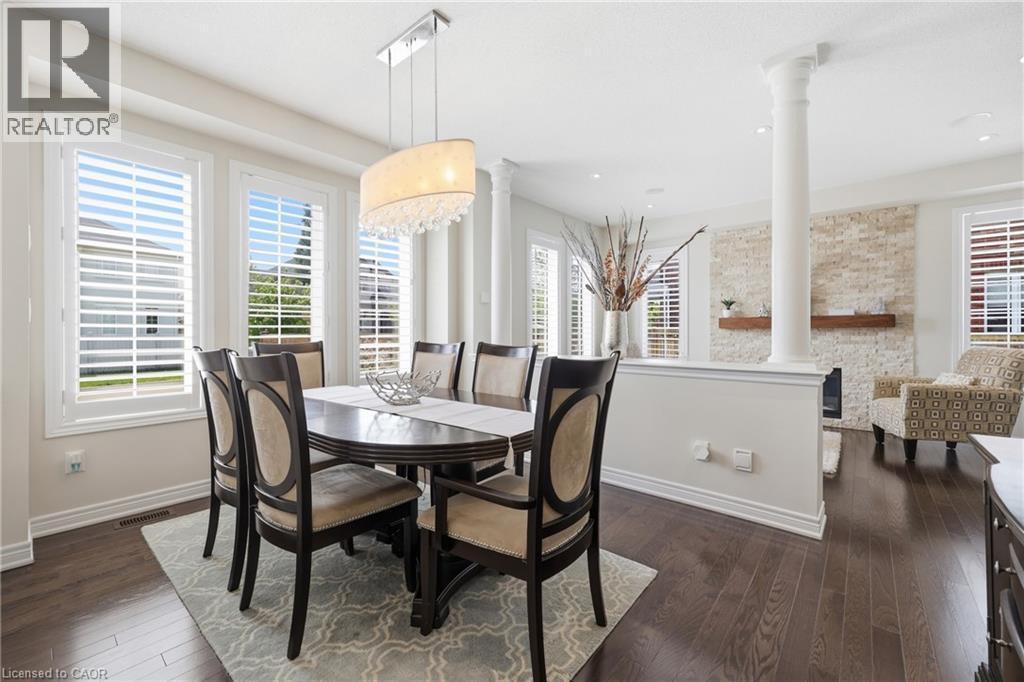 4645 Doug Wright Drive, Burlington, ON - Indoor Photo Showing Dining Room
