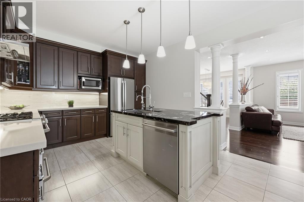 4645 Doug Wright Drive, Burlington, ON - Indoor Photo Showing Kitchen With Upgraded Kitchen