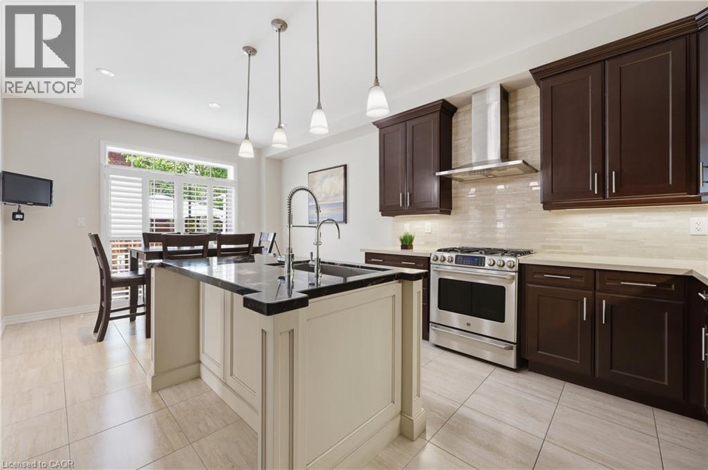 4645 Doug Wright Drive, Burlington, ON - Indoor Photo Showing Kitchen With Upgraded Kitchen