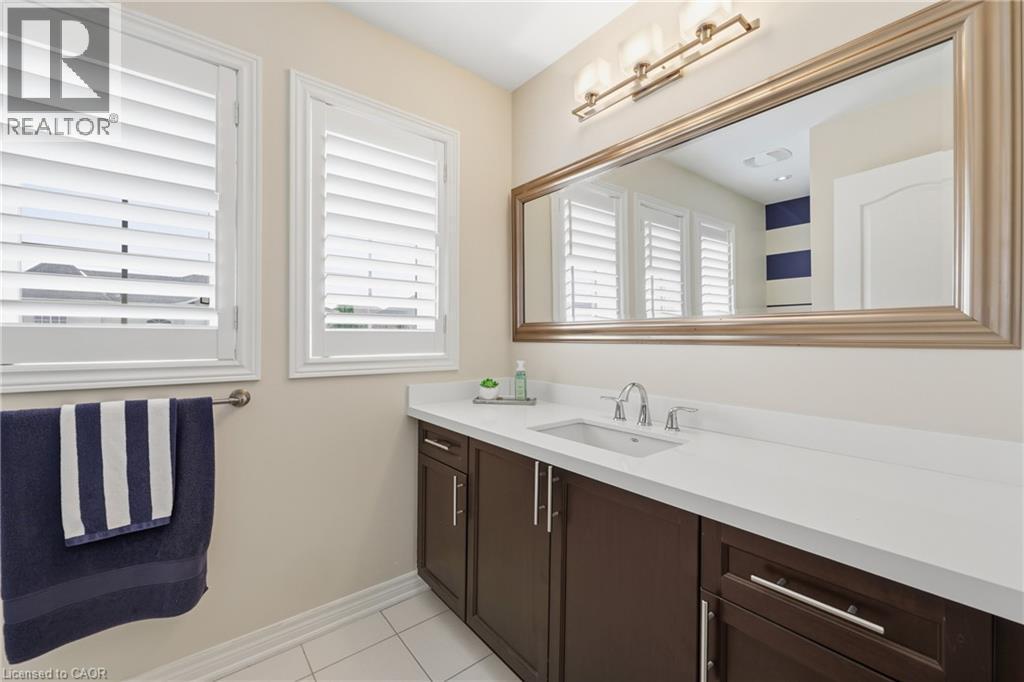 4645 Doug Wright Drive, Burlington, ON - Indoor Photo Showing Bathroom