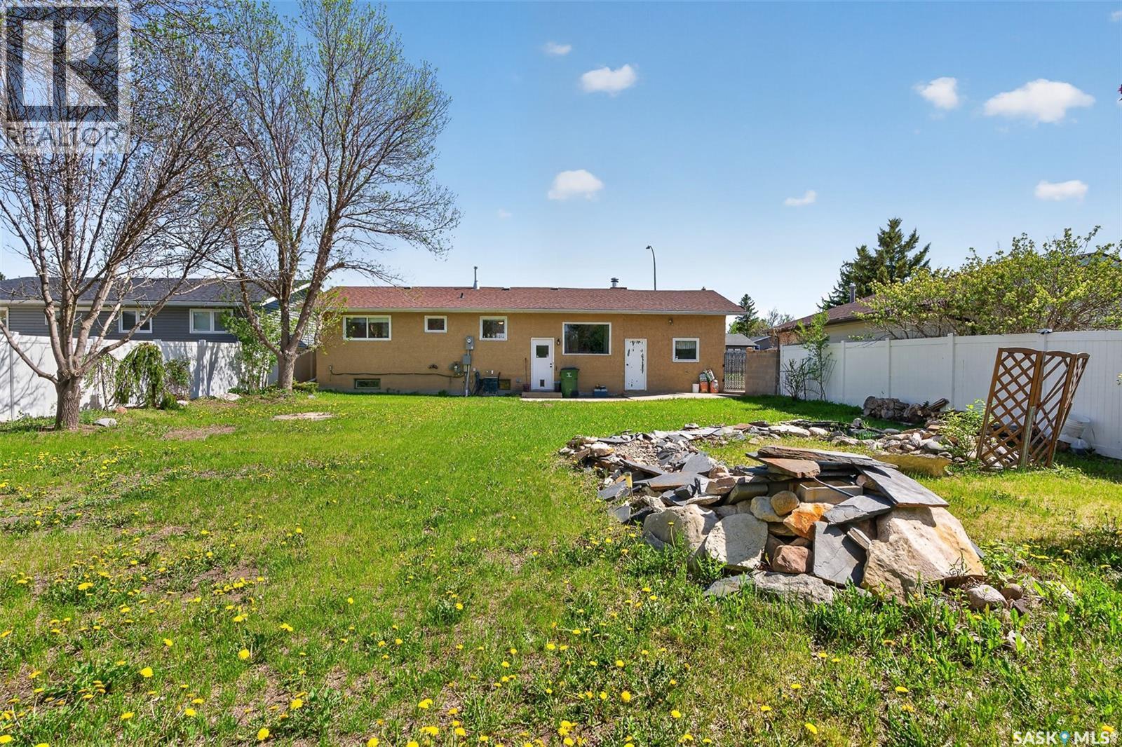 22 Edelweiss Crescent, Moose Jaw, SK - Outdoor