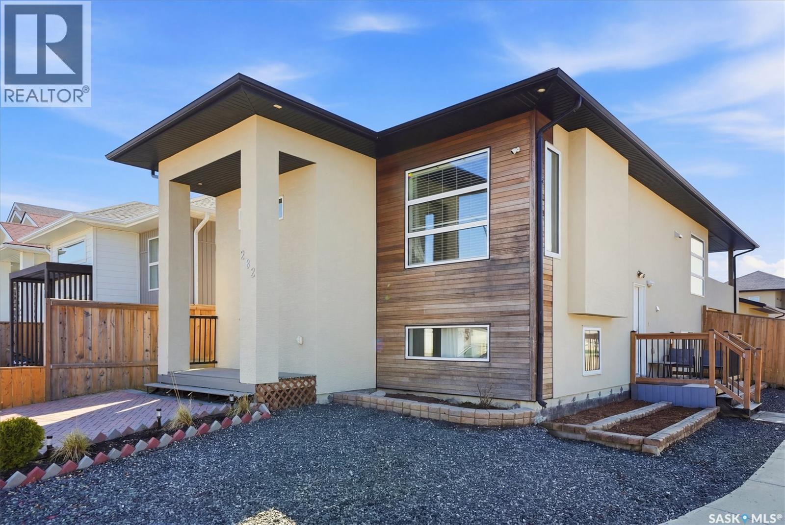 202 Bentley Court, Saskatoon, SK