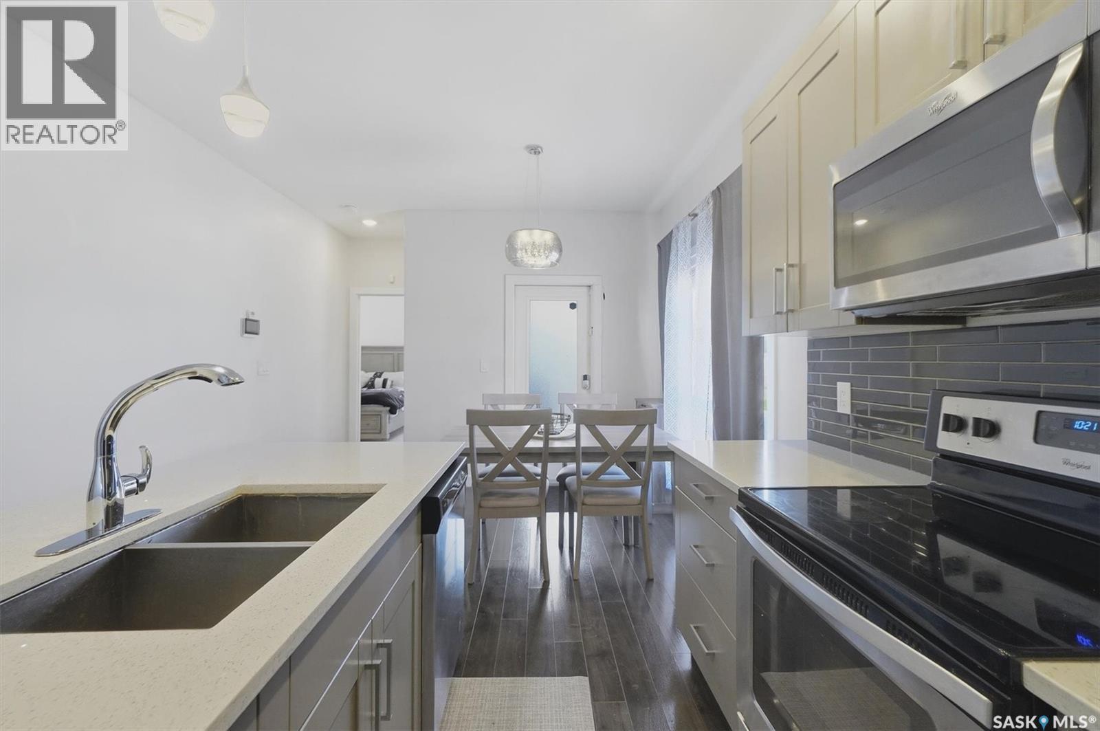 202 Bentley Court, Saskatoon, SK