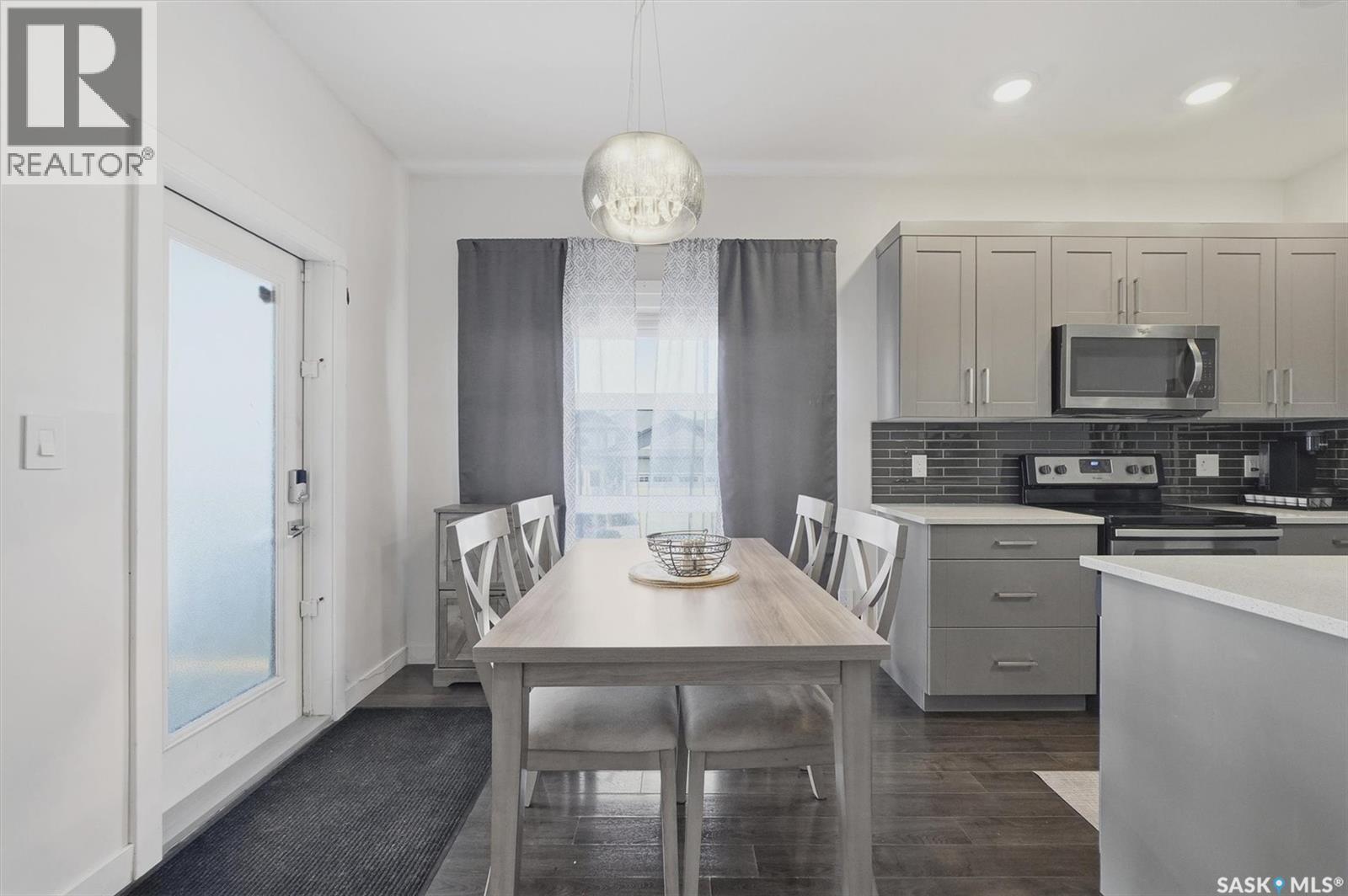 202 Bentley Court, Saskatoon, SK