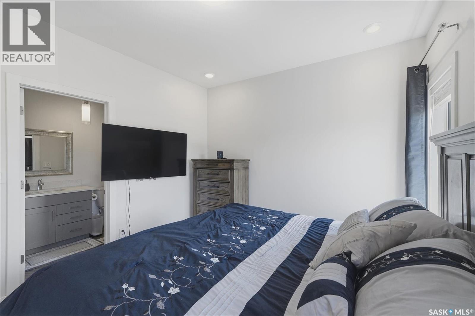 202 Bentley Court, Saskatoon, SK