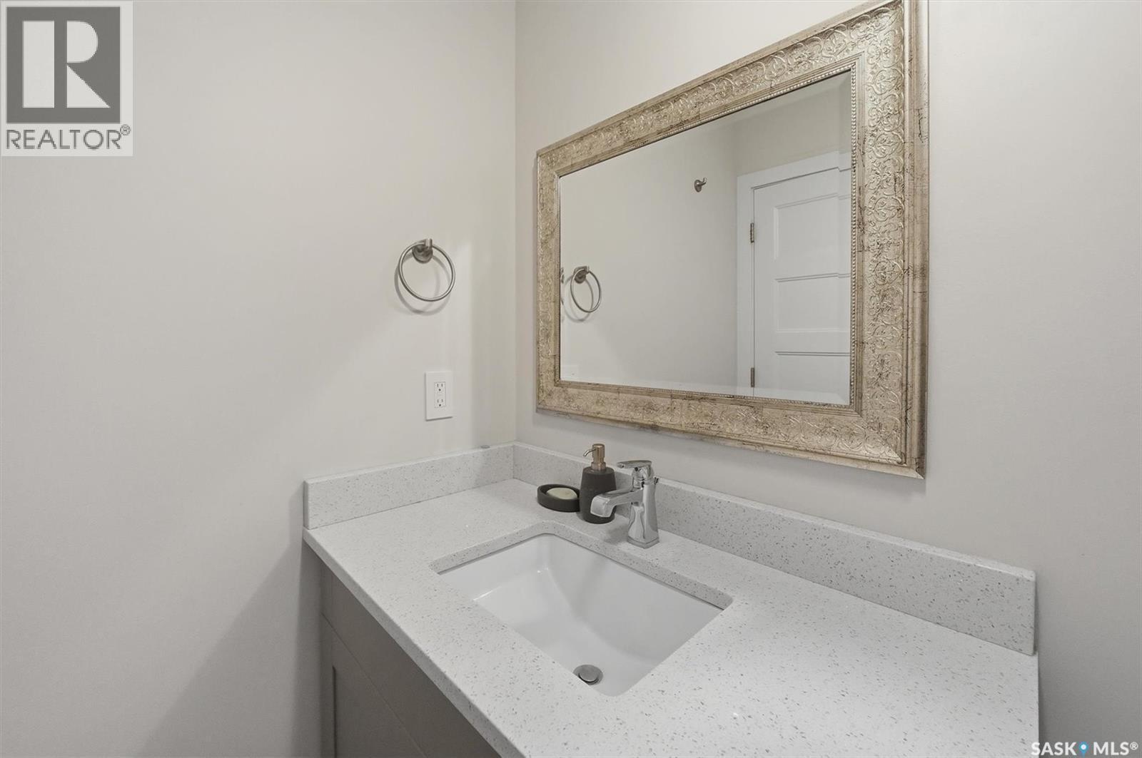 202 Bentley Court, Saskatoon, SK