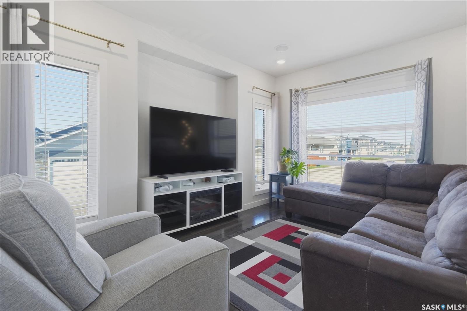 202 Bentley Court, Saskatoon, SK