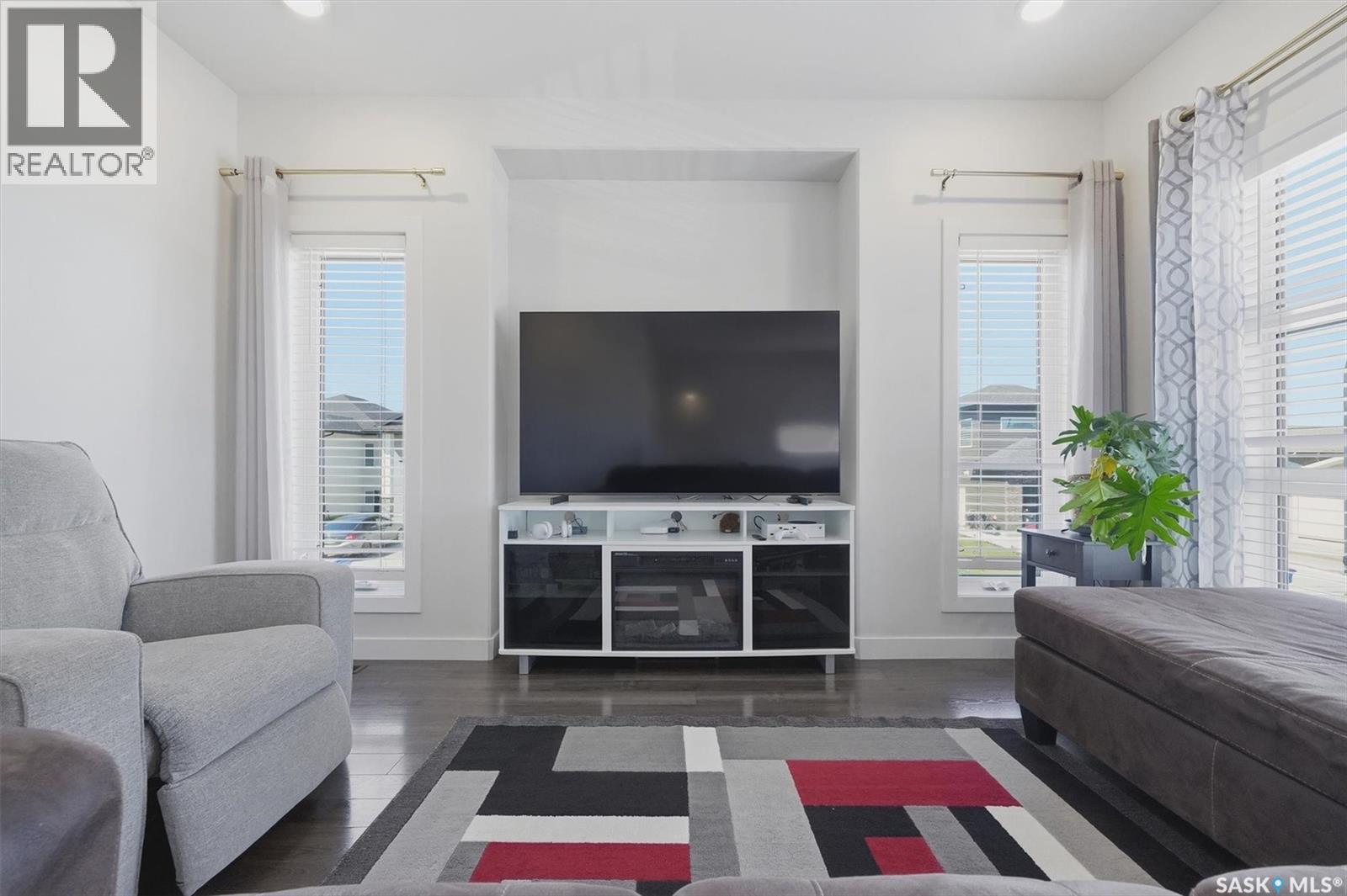 202 Bentley Court, Saskatoon, SK