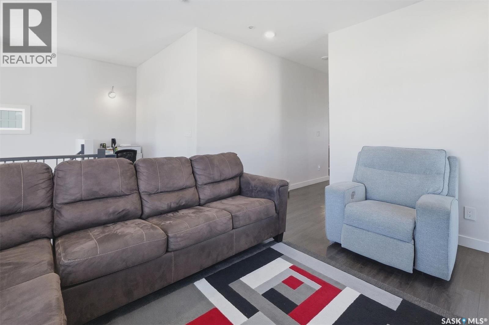 202 Bentley Court, Saskatoon, SK