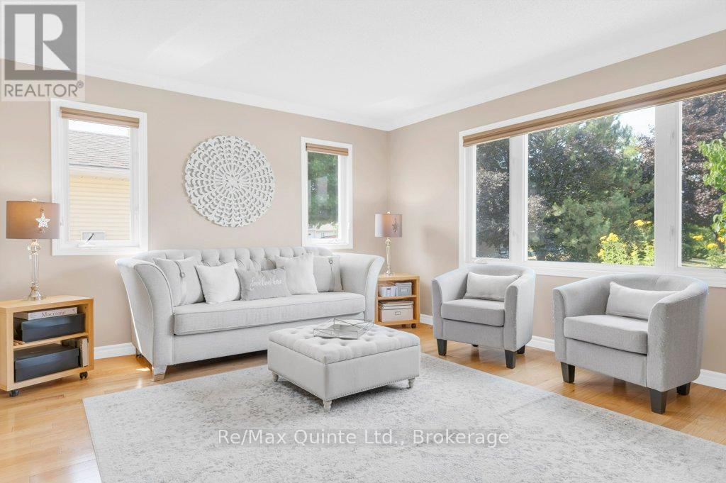 2 Heritage Drive, Prince Edward County (Wellington Ward), ON