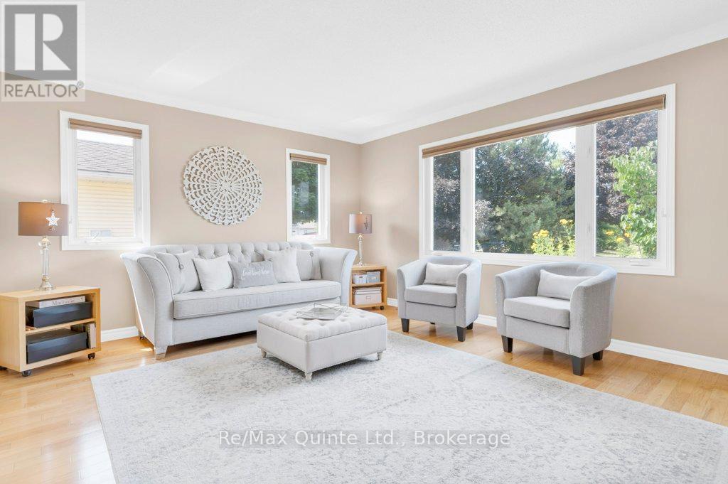 2 Heritage Drive, Prince Edward County (Wellington Ward), ON